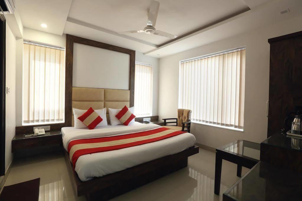 Itsy By Treebo - Baba Residency Hotel Nuova Delhi Esterno foto